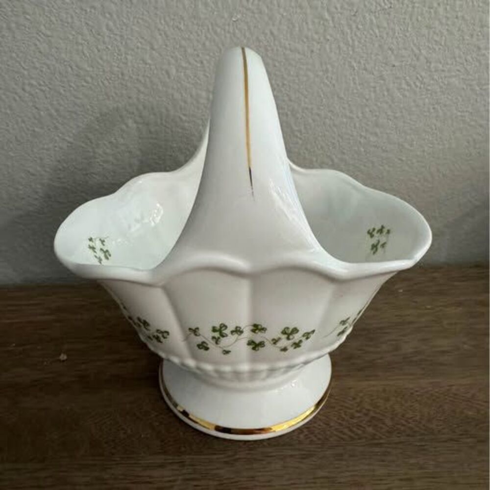 Beautiful Vintage Tara Irish China Basket